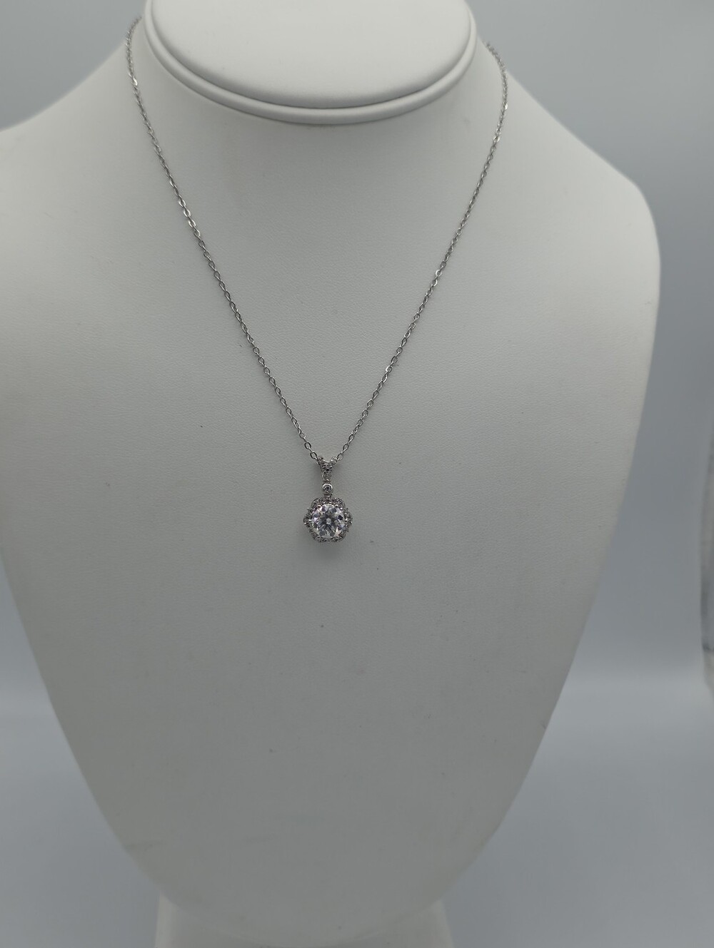 S925 Sterling Silver Moissanite Halo Pendant Necklace with Extender